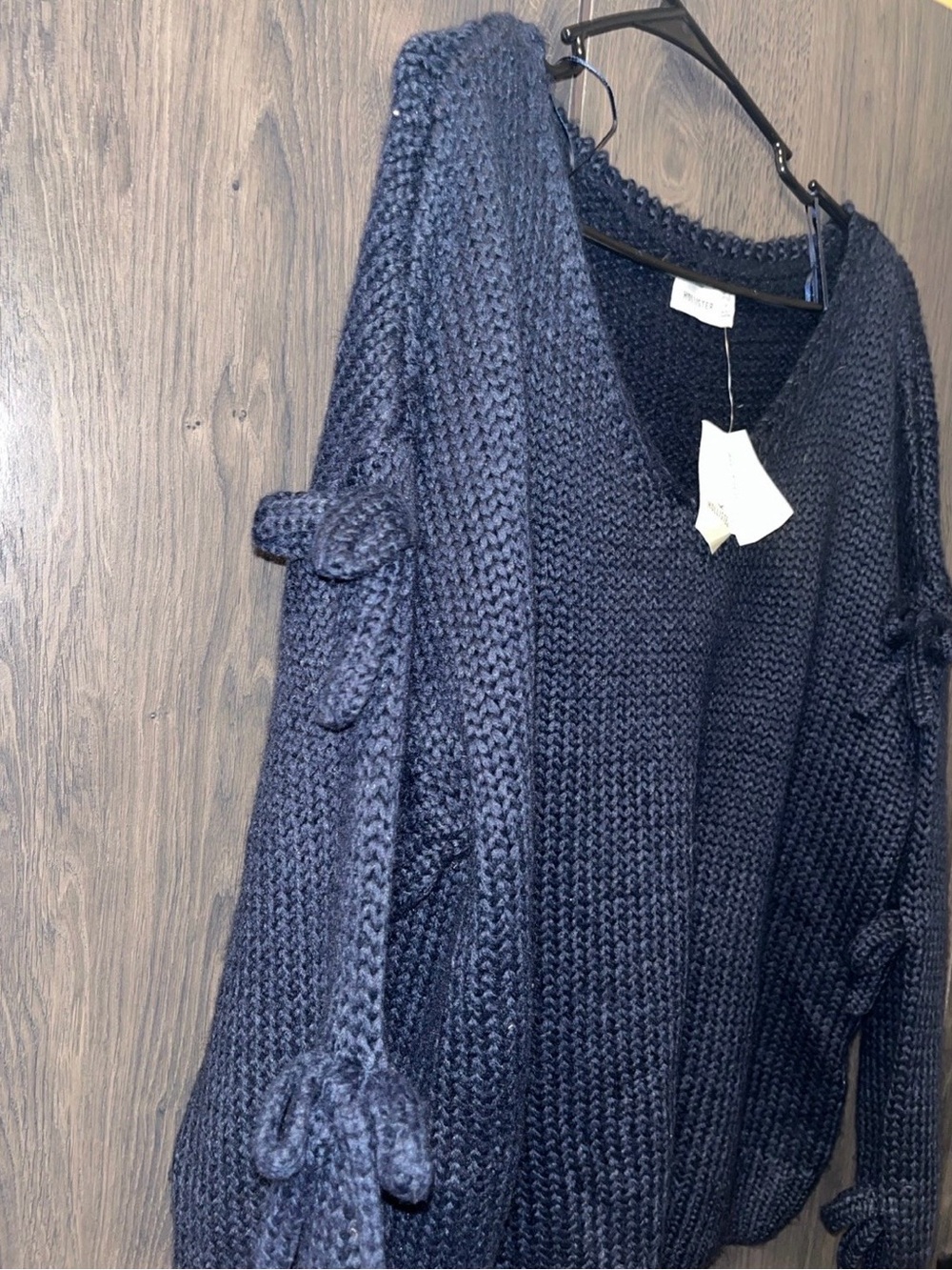 Hollister Navy V-Neck Sweater with Sleeve Ties - Picture 3 of 6